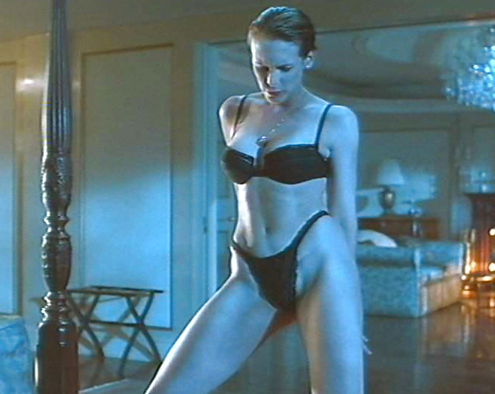 Jamie Lee Curtis in Bra and Thong  #23161585