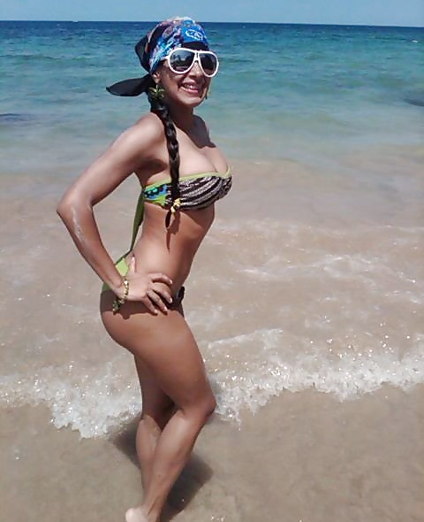 Latina Mädchen Am Strand #34299054