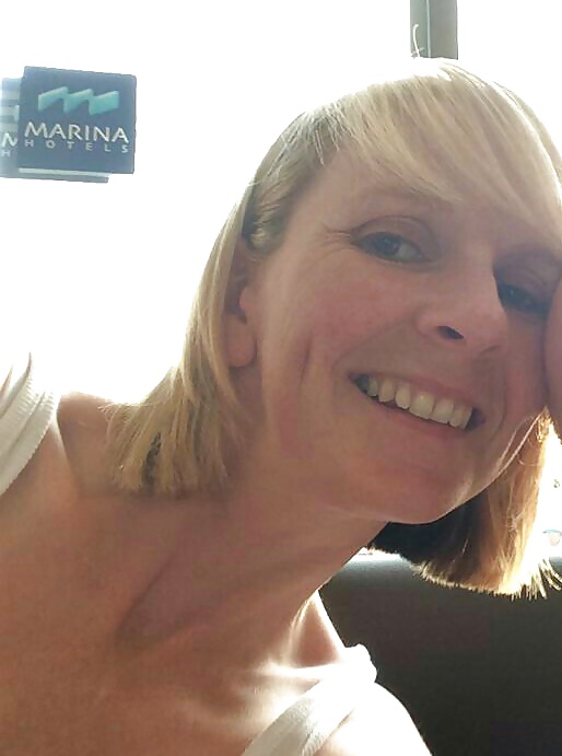 Chicas que me gustaron (tocando mis brazos y gustando mi trasero)
 #29345543