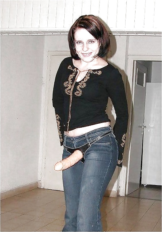 Troie strapon in jeans che fanno bi strap on wife cum
 #30615125
