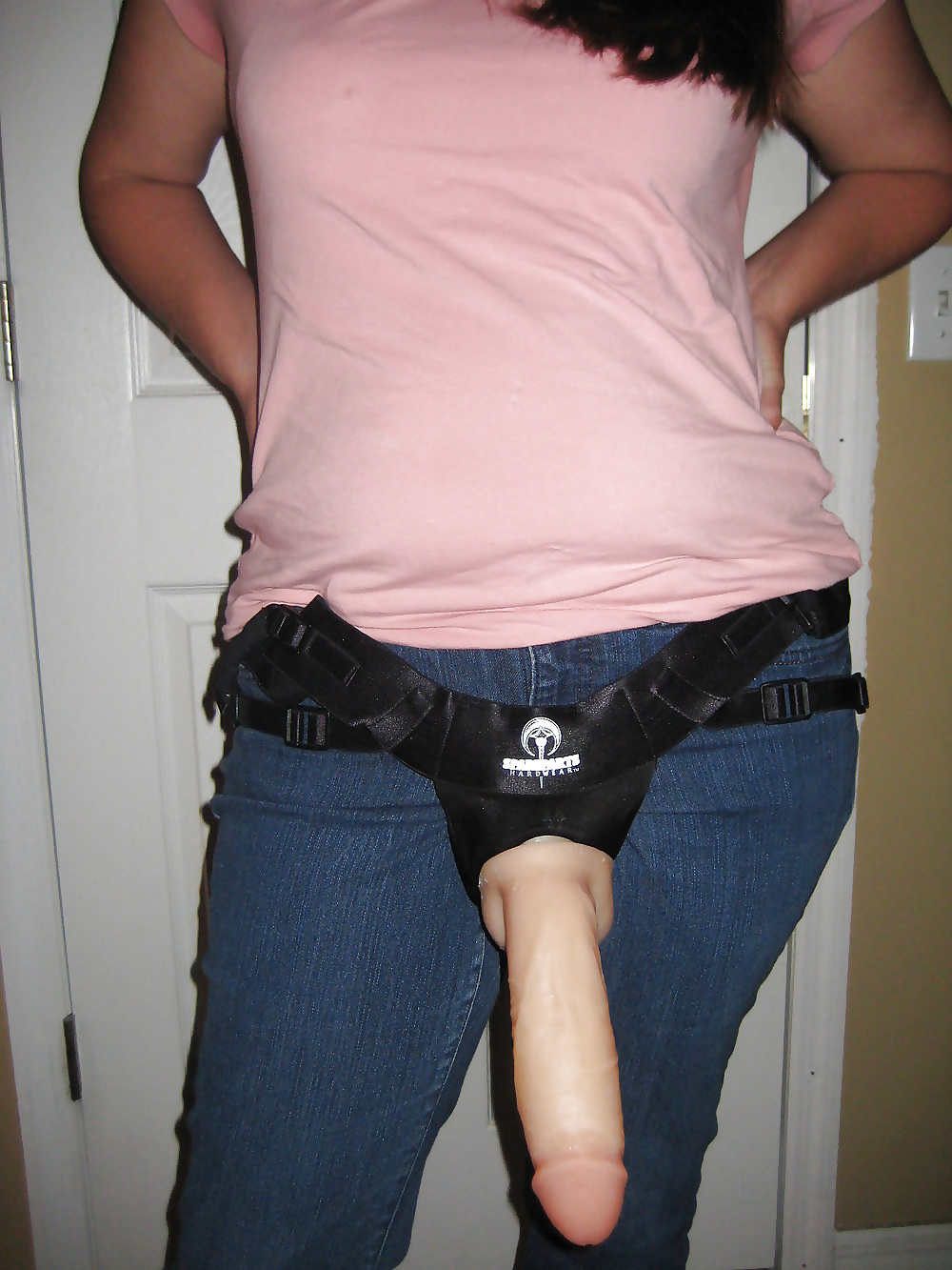 Troie strapon in jeans che fanno bi strap on wife cum
 #30615207
