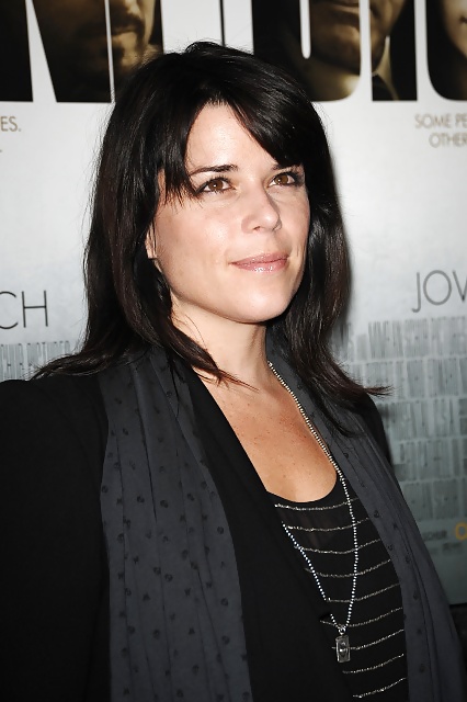Neve Campbell #40481307