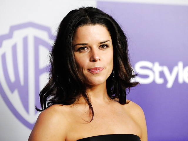 Neve Campbell #40481321