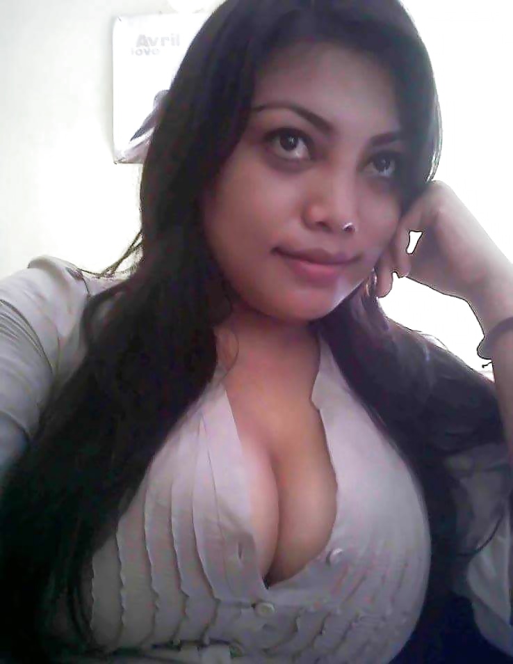 Tetek selambak
 #40451480