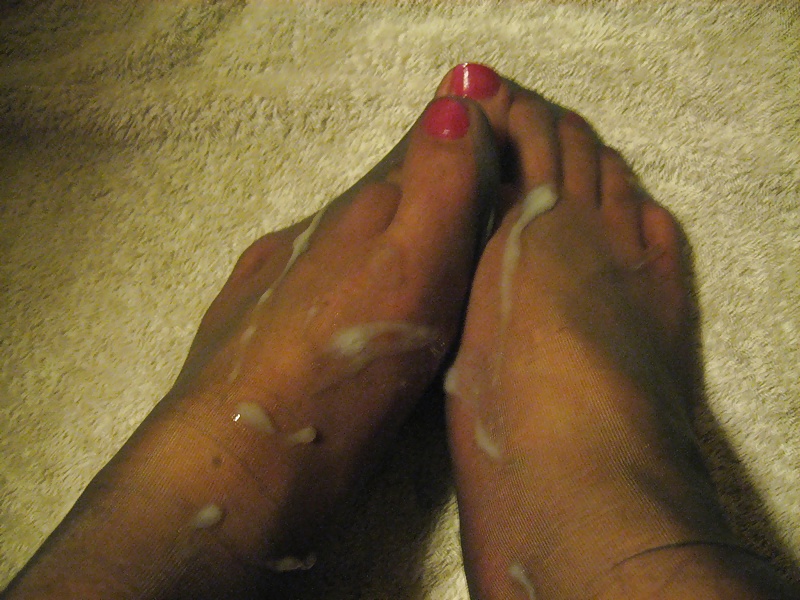 Cum on my nyloned feet #26335728