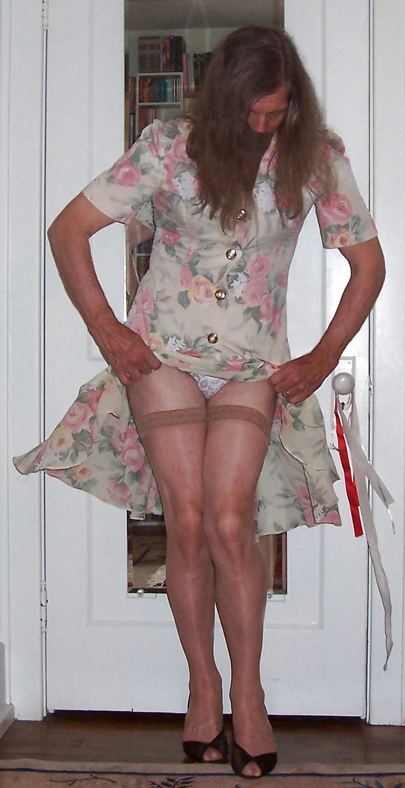 Travestismo - chica de las flores
 #25862093