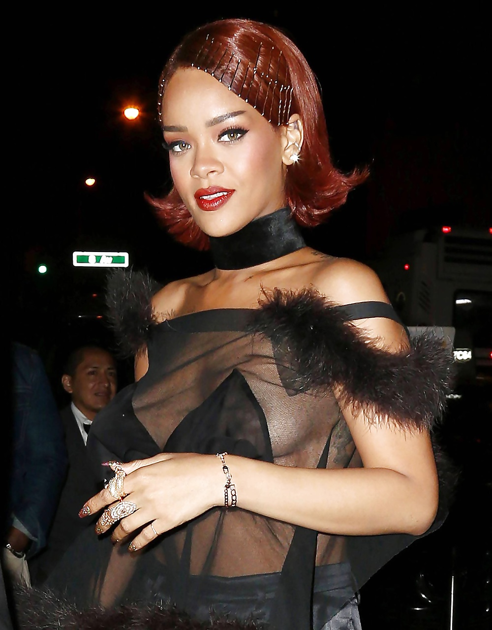 Rihanna
 #32491323