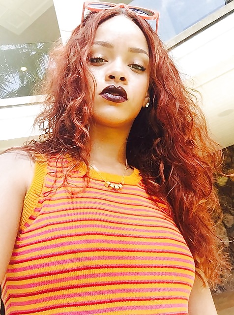 Rihanna
 #32491470