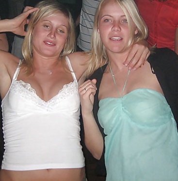 Giovani danesi & donne-167-168-nudo scollatura seni toccati 
 #28591703