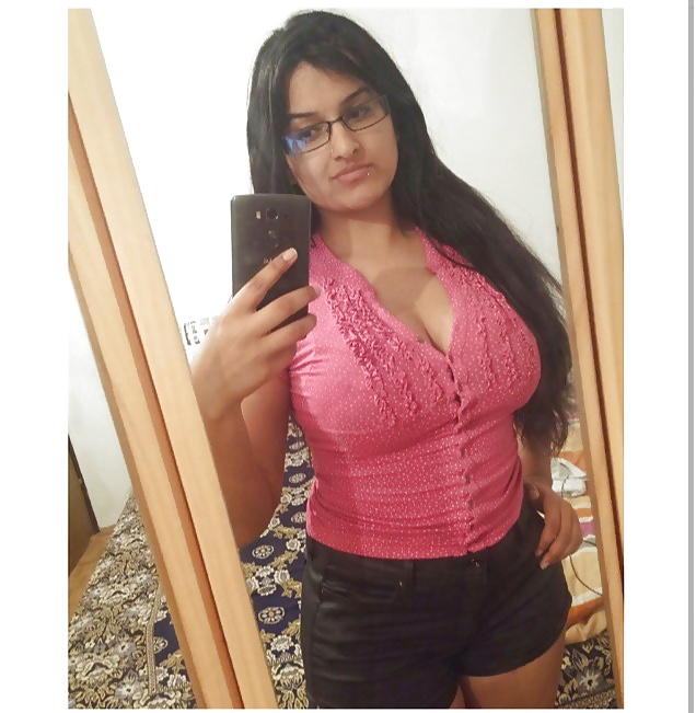 Paki desi slut
 #39000639