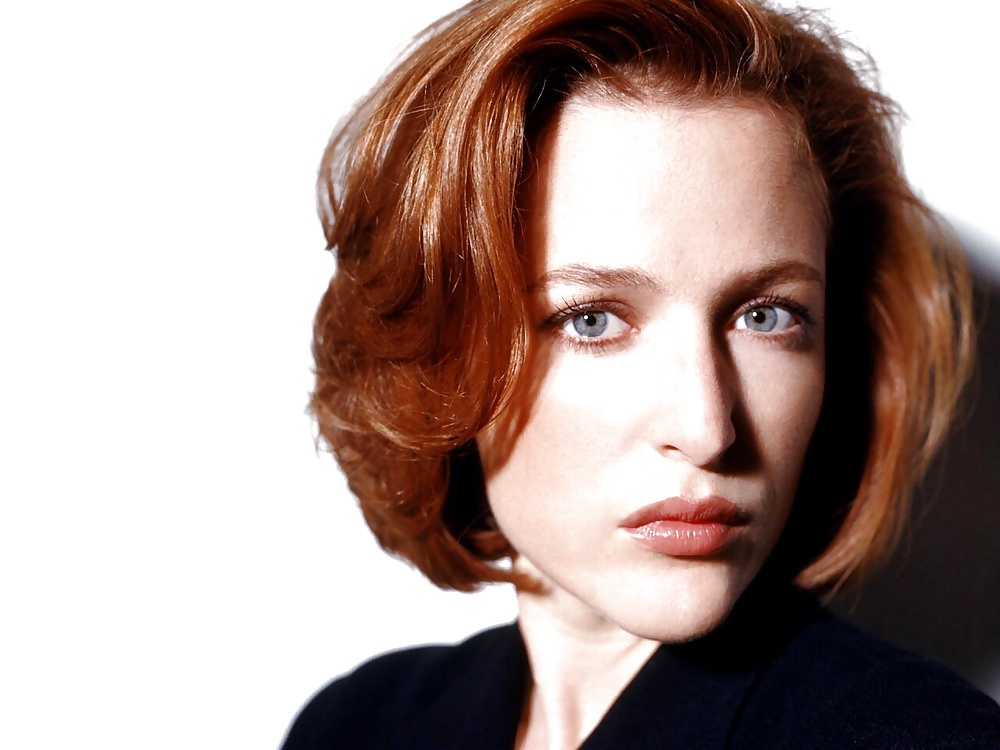 Gillian anderson
 #30056533