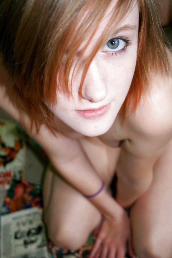 Incredibile teenager dai capelli rossi
 #31410622