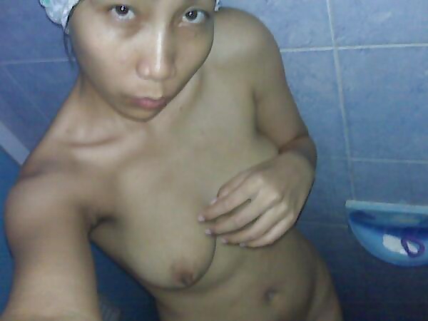Abg Selfie Foto Nackt Im Badezimmer #28336243