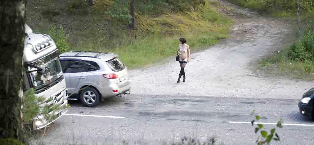 Prostituta di strada matura al lavoro
 #30302418