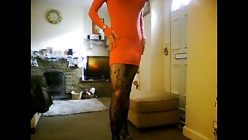 Crossdresser in minidress rosa corto
 #23970607