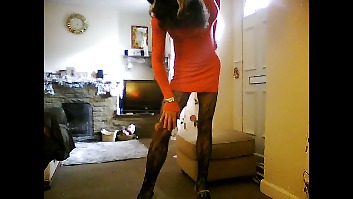 Crossdresser in minidress rosa corto
 #23970661