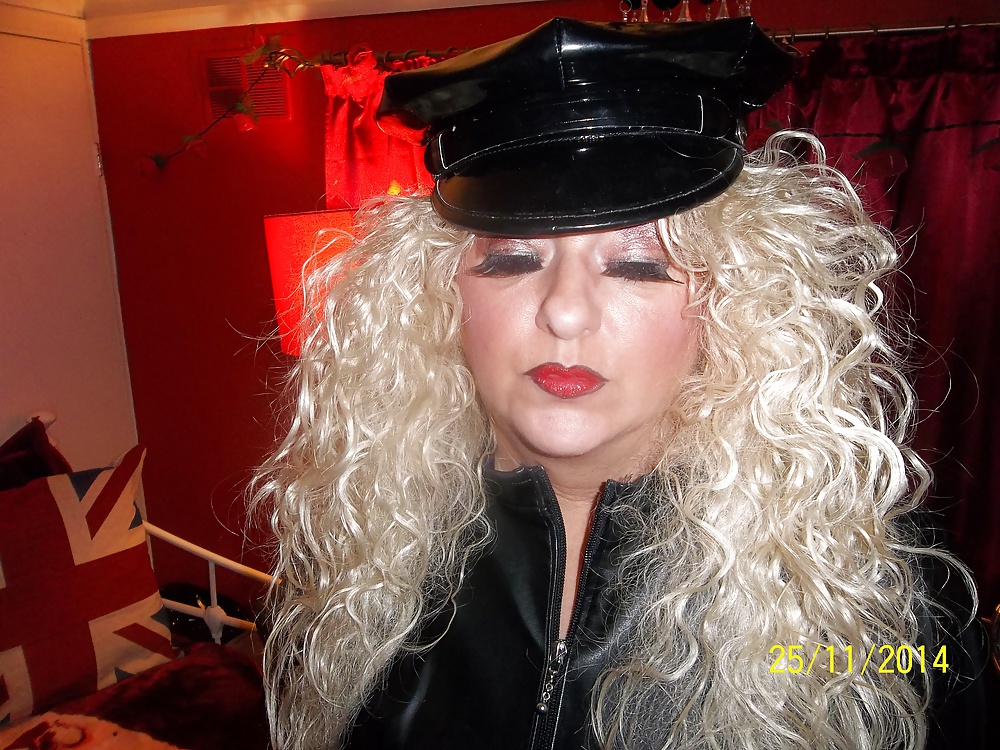 MISTRESS ST MORITZ OR MORE SLAVES #39041116