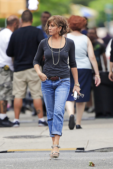 Jennifer Aniston - Jeans (meistens) #33038572