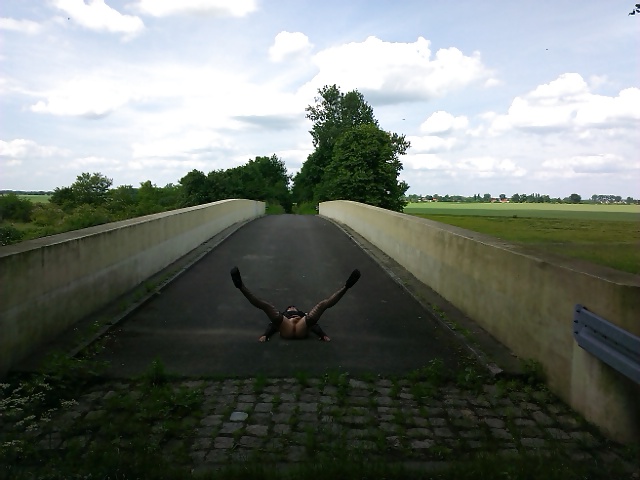 Brücke über Autobahn #34094210