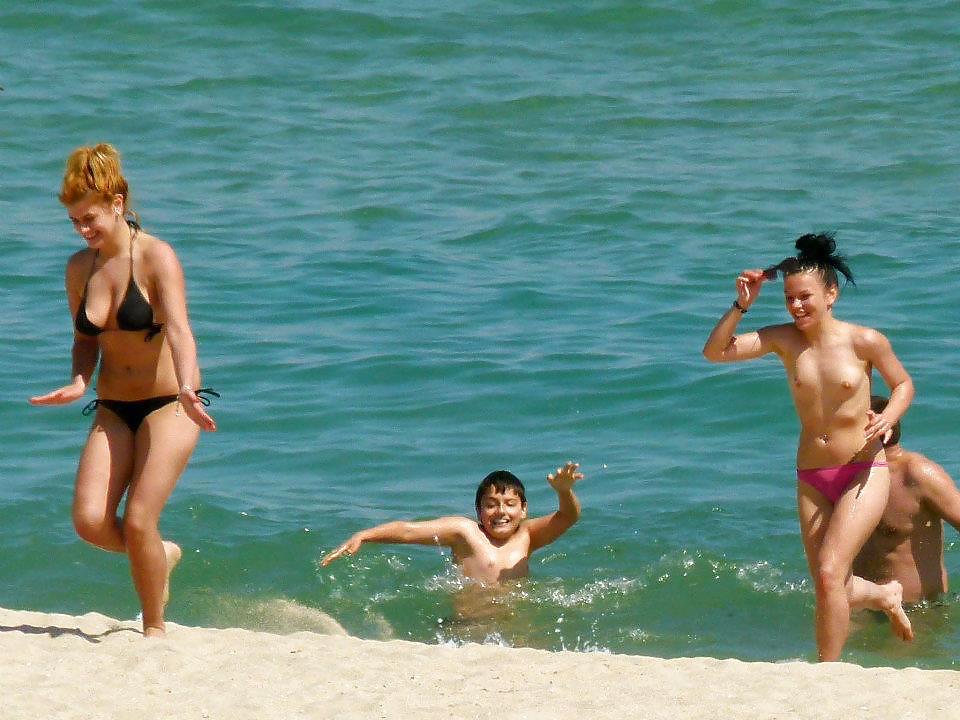 Ragazze bulgare della spiaggia del mare nero - xvii
 #23535385