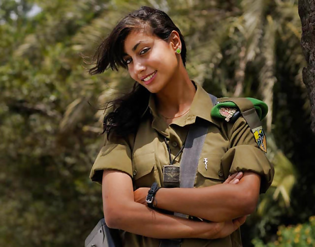 Mujeres de defensa israelíes ( en su mayoría no desnudas )
 #26785890