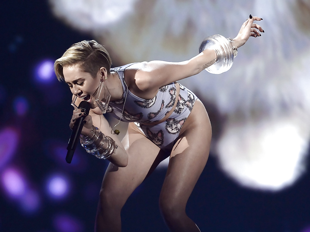 Sexy Miley Cyrus American Music Awards November 2013 #23144301