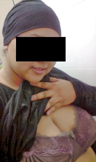 Tudung pose #23493062