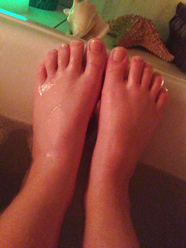 Ariel R. Erstaunliche Füße #24637568