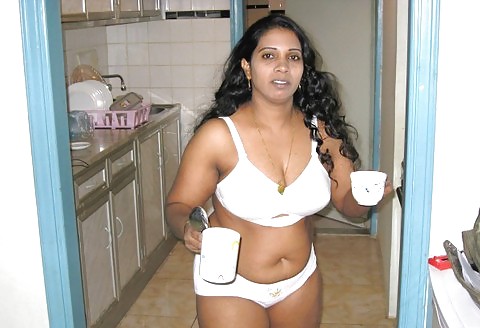 I love desi mature chubby bobby aunties & housewives #34807789