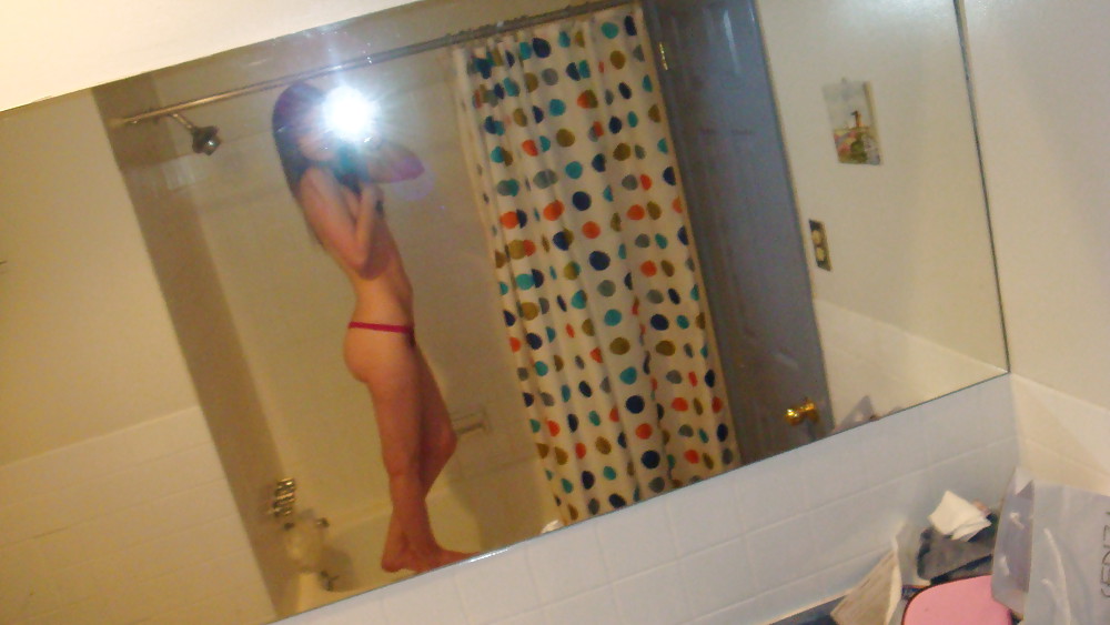 Her Homemade Pics : Hottie in the Mirror #22874841