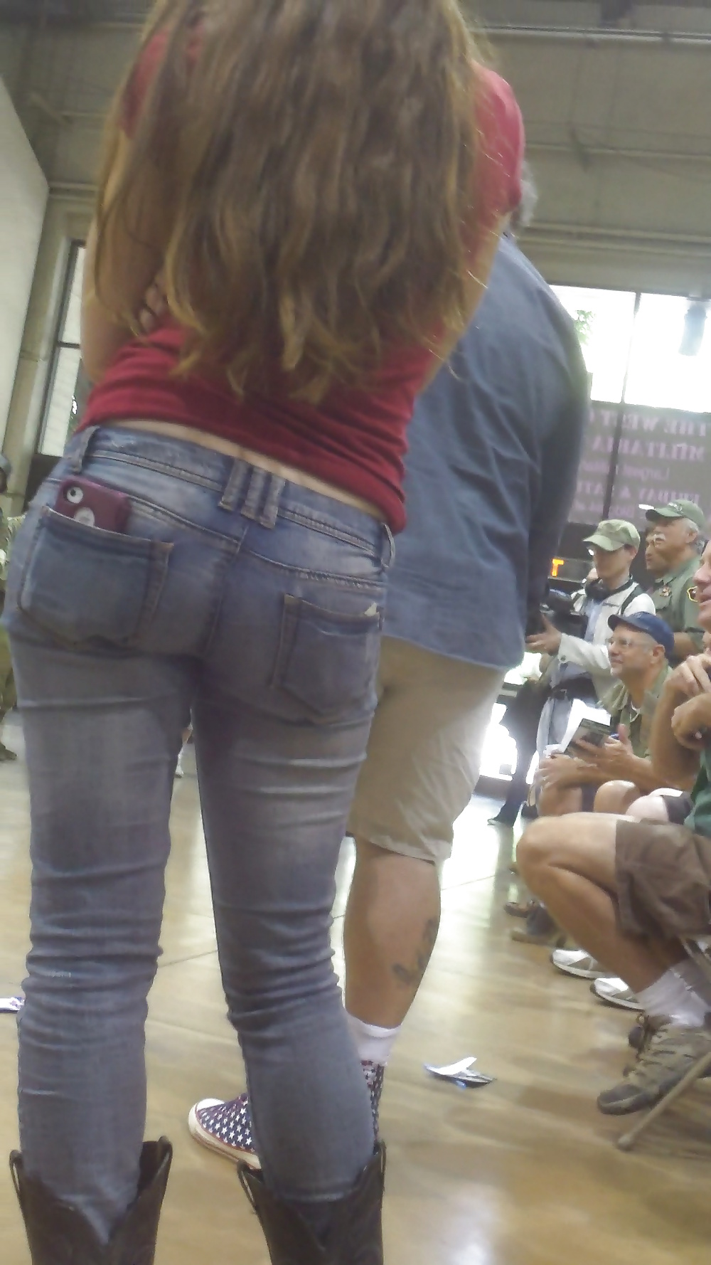 Populares chicas jóvenes culo y el culo en los pantalones vaqueros parte 4 
 #26742984