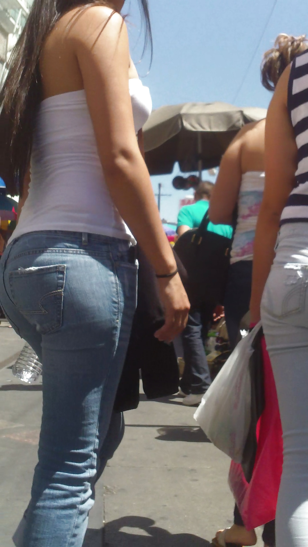 Populares chicas jóvenes culo y el culo en los pantalones vaqueros parte 4 
 #26743756