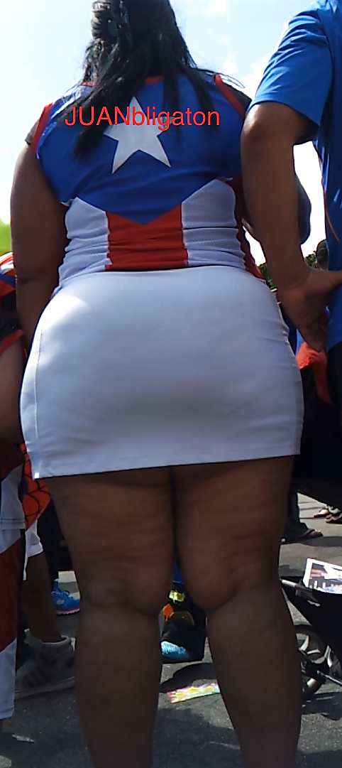 HUGE Fat Big BOOTY Rican MILF VOYEUR cellulite skirt! #27409728