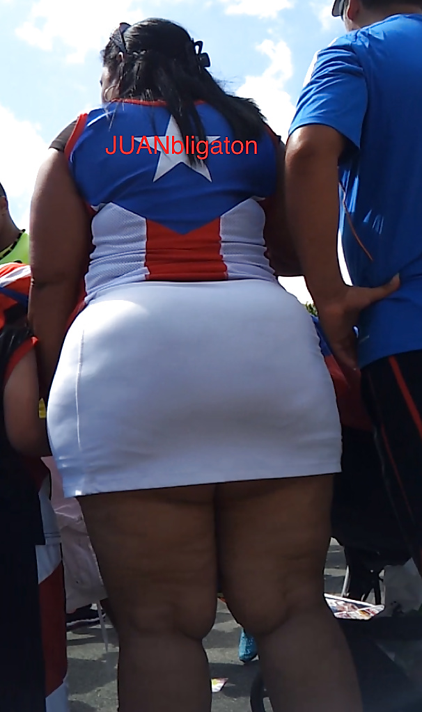 HUGE Fat Big BOOTY Rican MILF VOYEUR cellulite skirt! #27409761