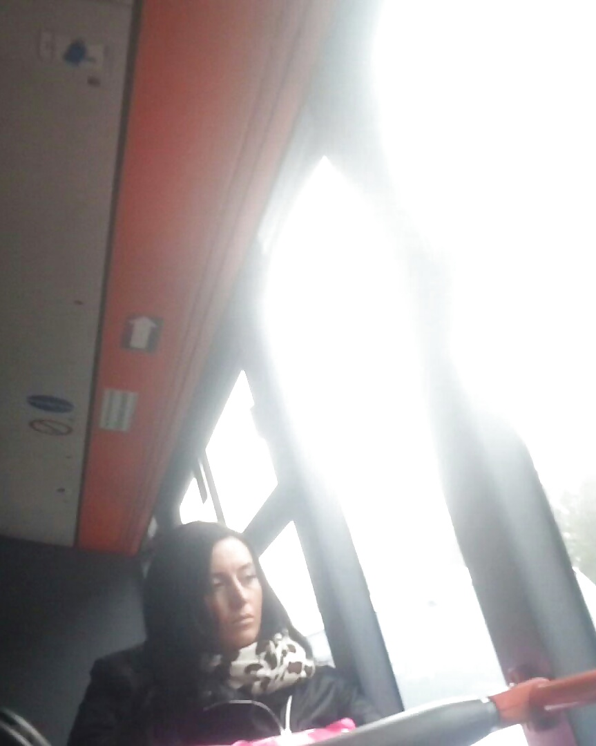 ローマのバスに乗っているスパイ・セクシー・ティーンズ
 #30525510
