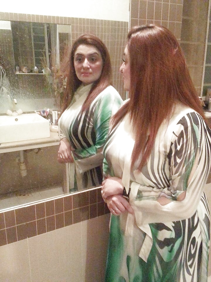 大きな胸のパキ・ミルフ
 #28638395