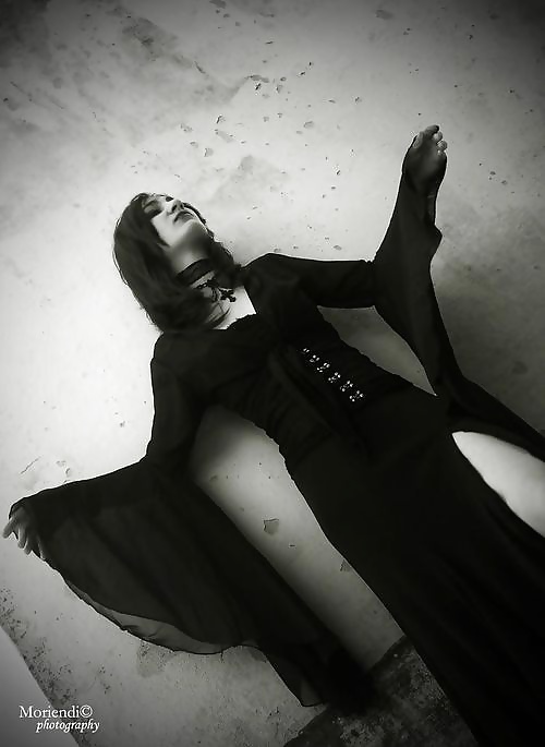 Dark and sexy gothic #26111903