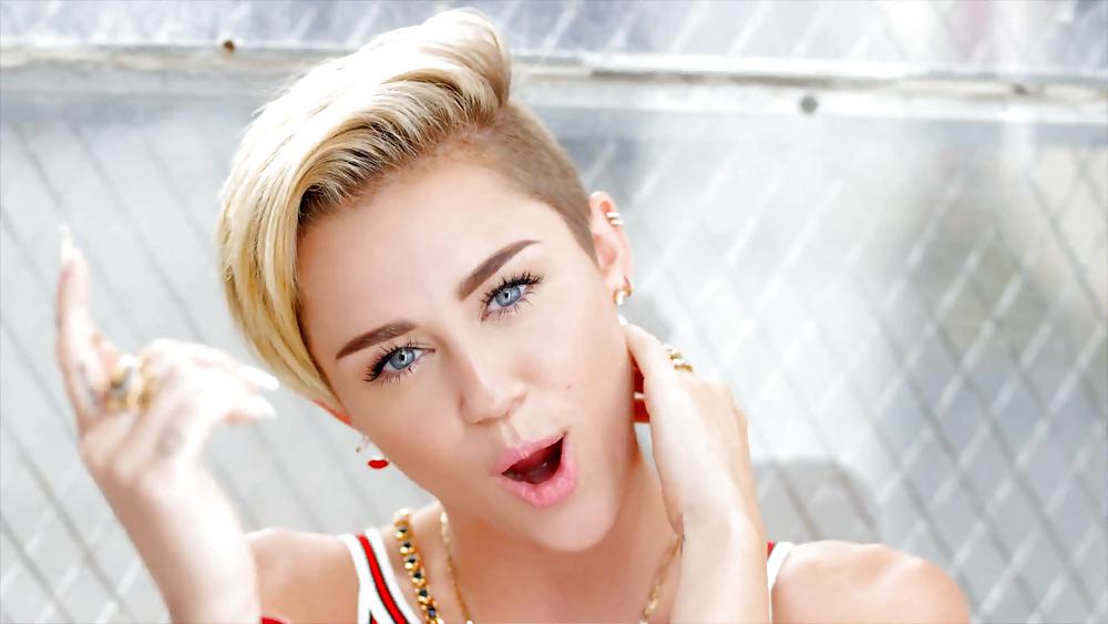 Miley cyrus
 #36899891