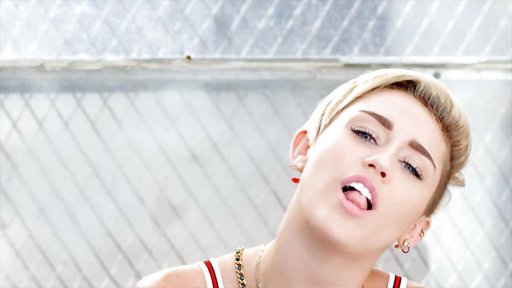 Miley cyrus
 #36899961