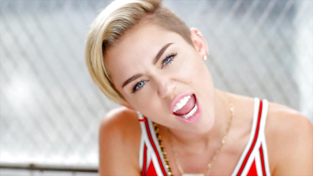 Miley cyrus
 #36899974
