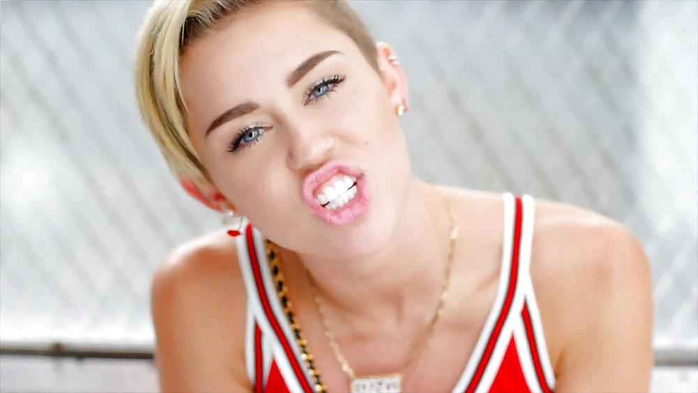 Miley Cyrus #36899976