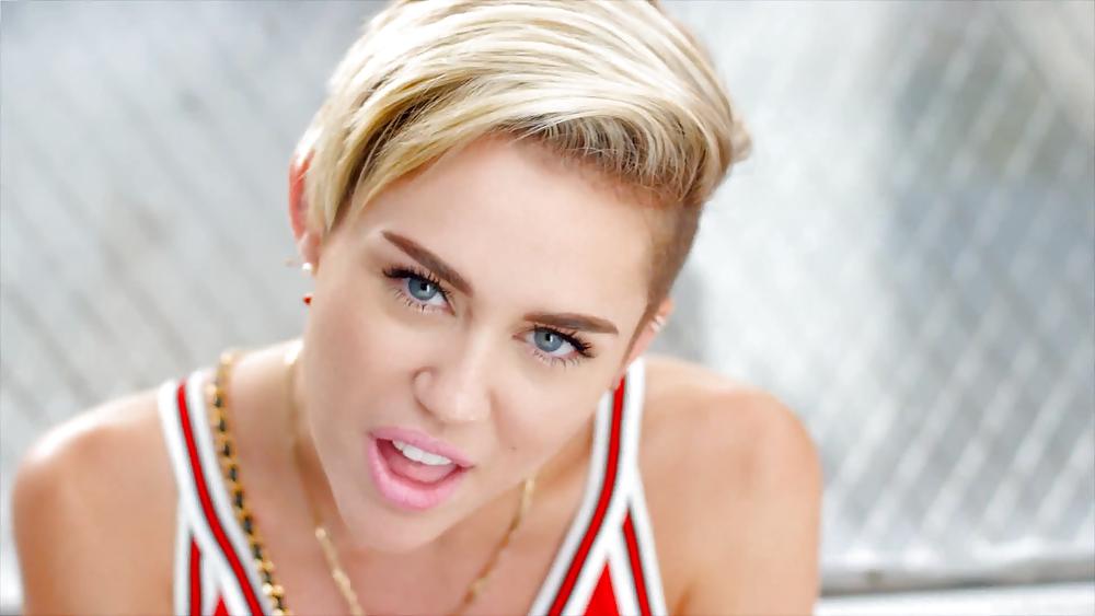 Miley Cyrus #36899979