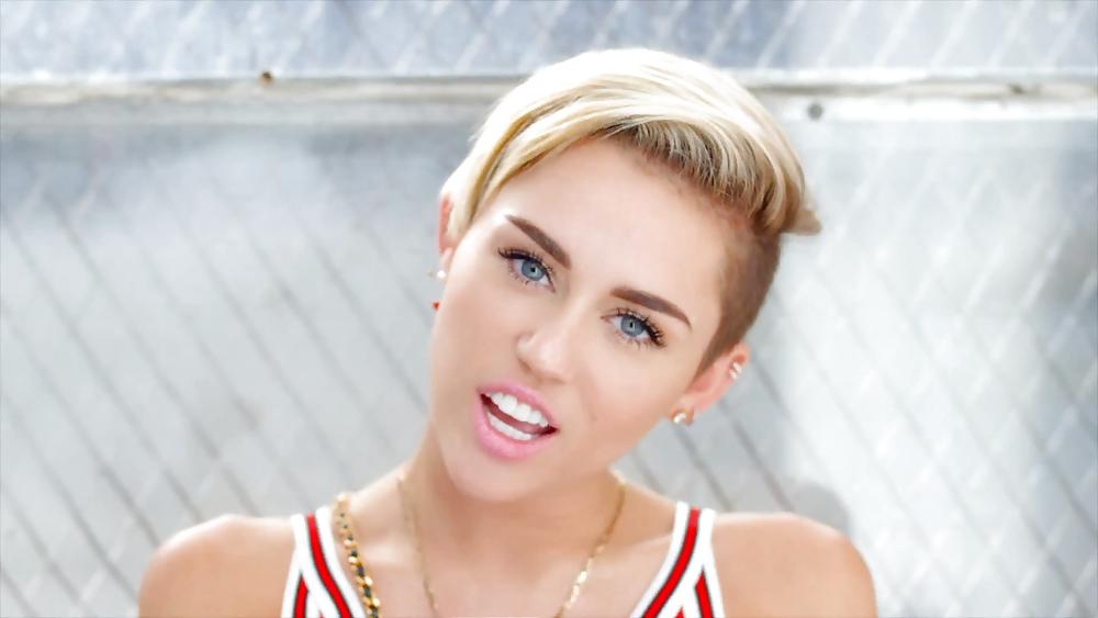 Miley Cyrus #36899987