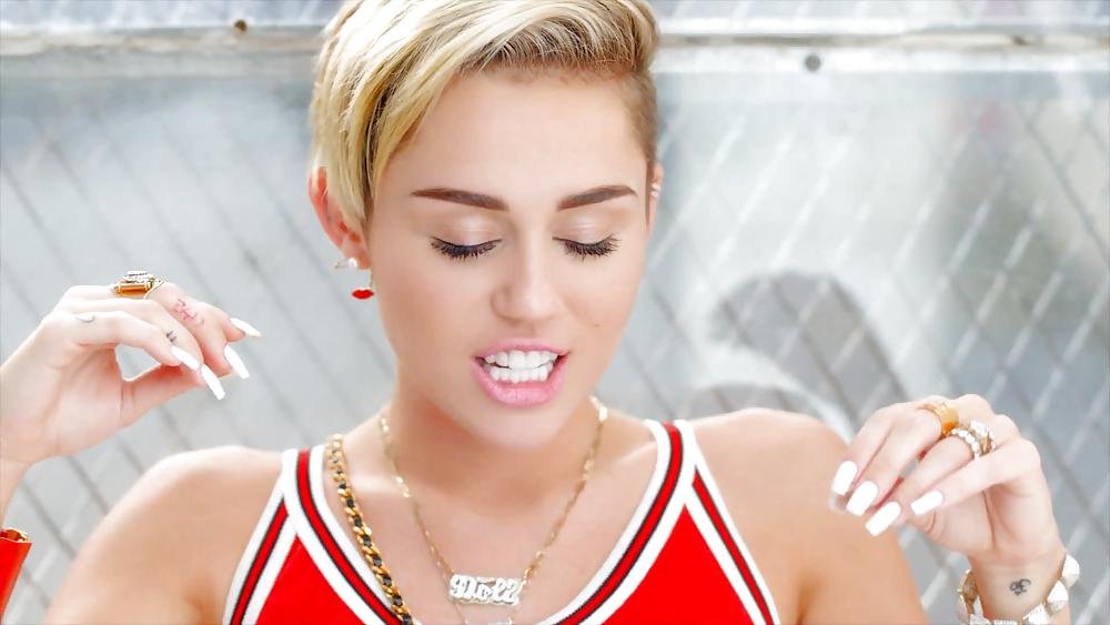 Miley Cyrus #36899991