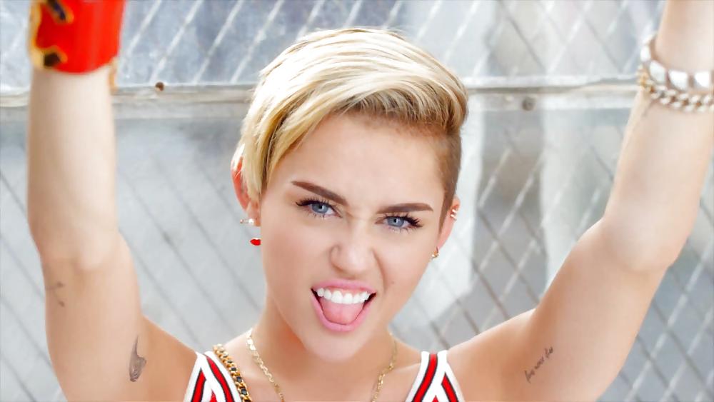 Miley cyrus
 #36900022