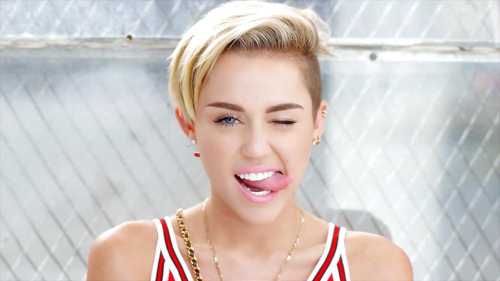 Miley Cyrus #36900047