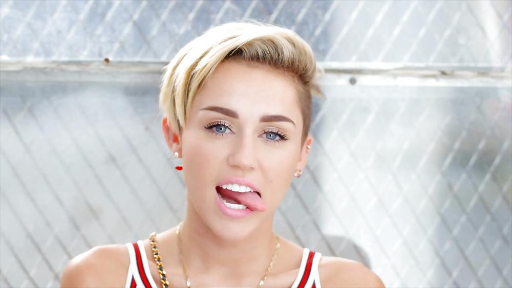 Miley cyrus
 #36900050