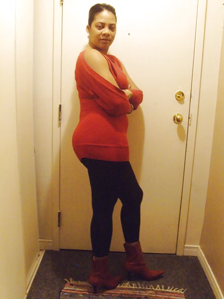 黒髪の女性
 #32701938