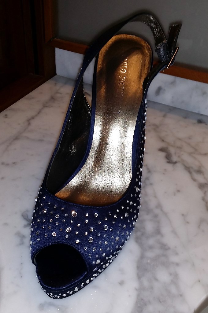 Was Für Paar Sandalen Meiner Mutter, Ich Habe Zu Ficken Und Sperma? #23312335
