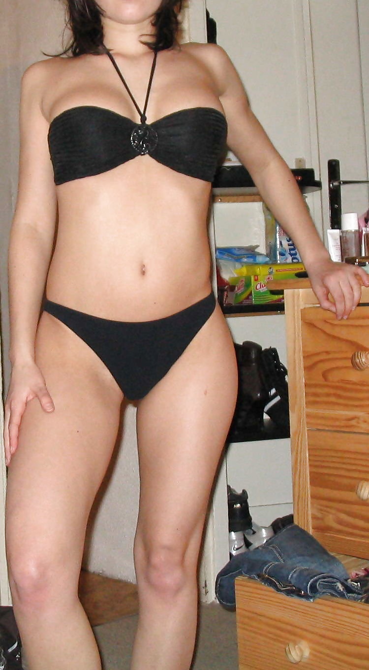 Janey lesbica nel mio bikini nero 
 #27644352